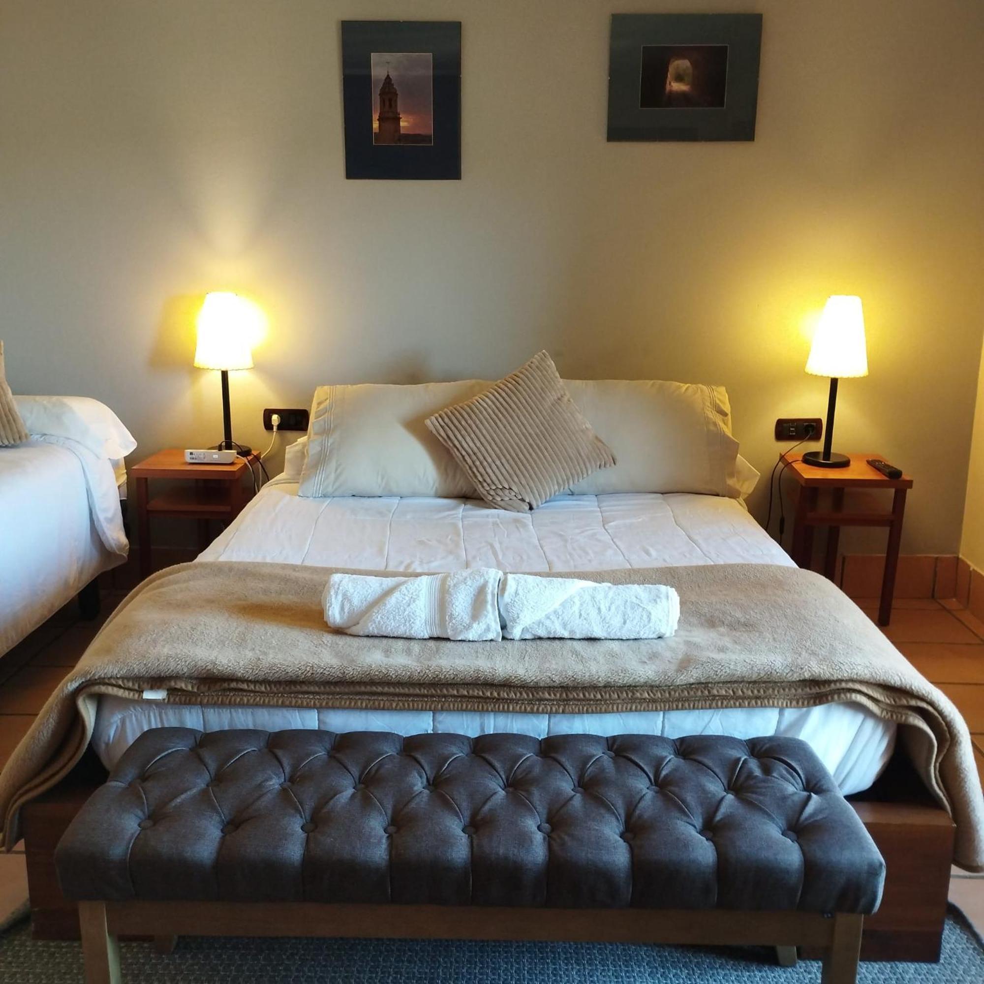 Hostal Tastavins Peñarroya de Tastavins Exteriör bild