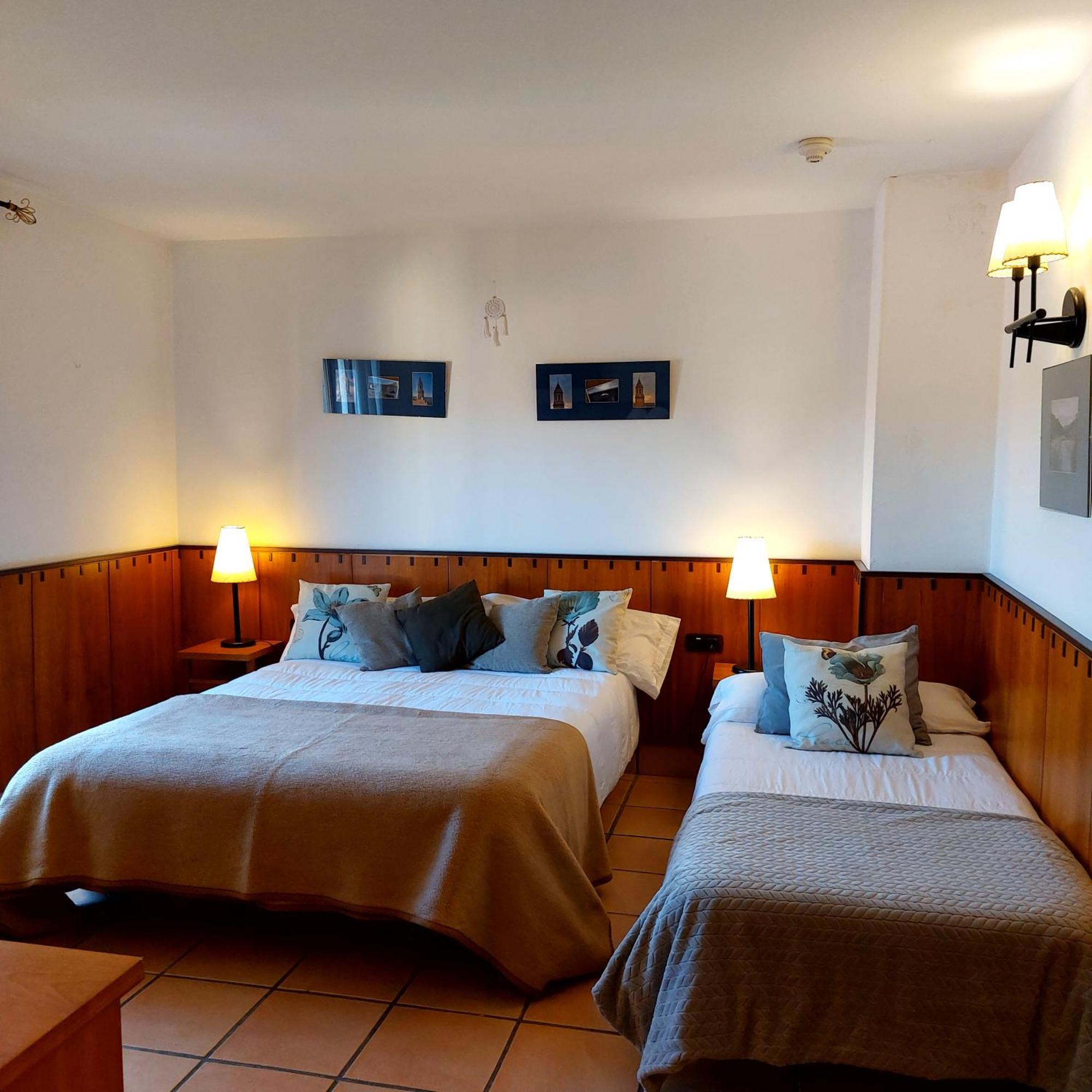 Hostal Tastavins Peñarroya de Tastavins Rum bild