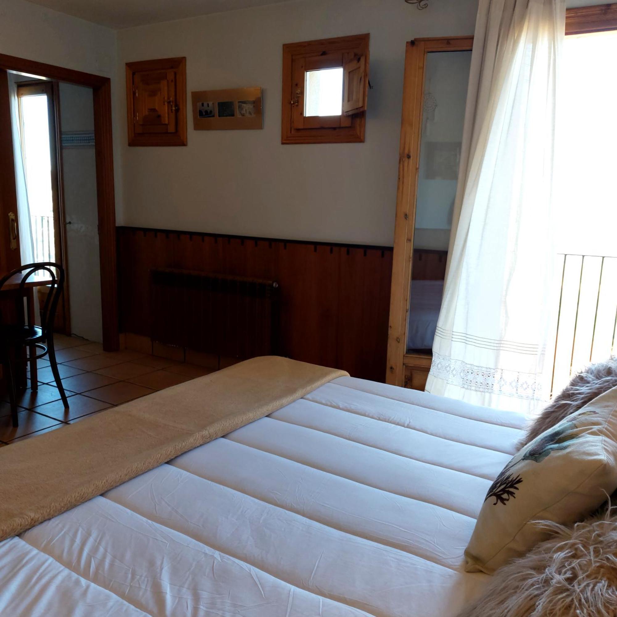 Hostal Tastavins Peñarroya de Tastavins Rum bild